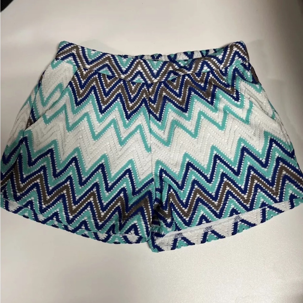 Wayan natural wear shorts